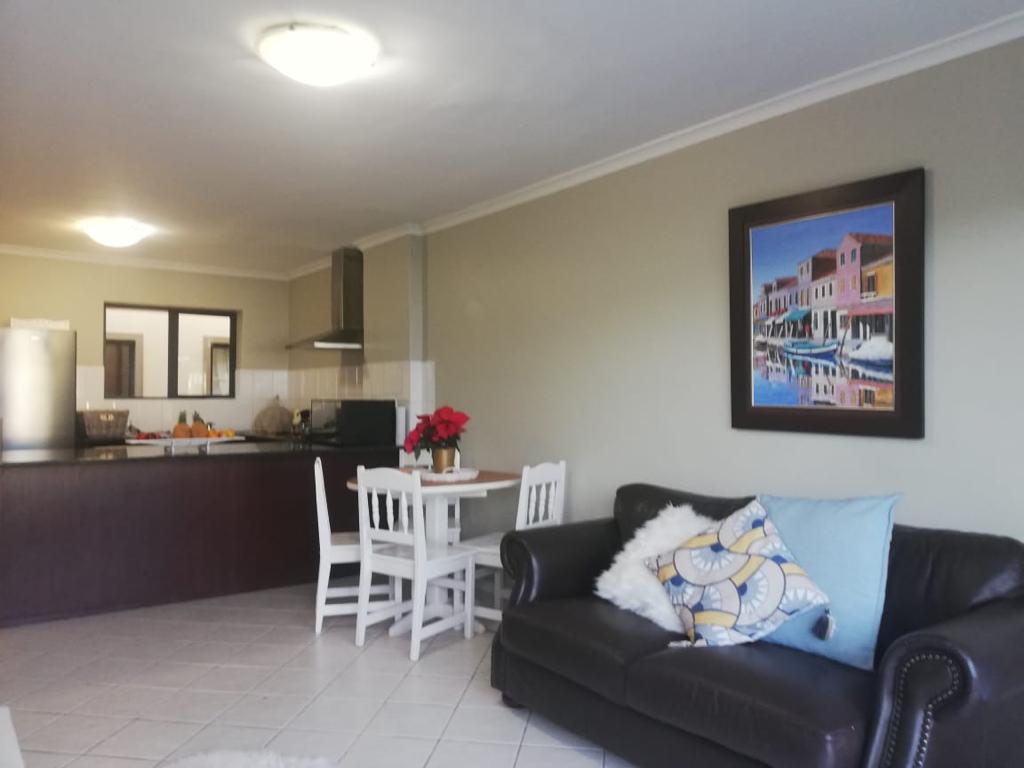 2 Bedroom Property for Sale in Somerset West Mall Triangle Western Cape